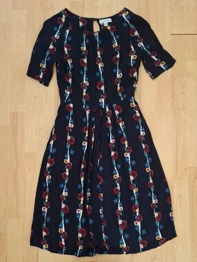 Emily And Fin Fit & Flare Midi Navy Dress With Floral Pattern Size M